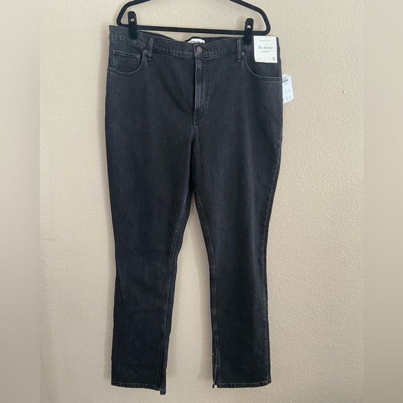 NWT AbercrombieThe Skinny High Rise Split Hem Jeans Black Plus NWT 34/18 Tall - Picture 3 of 8